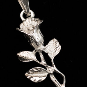 9.25 Silver Rose Pendant